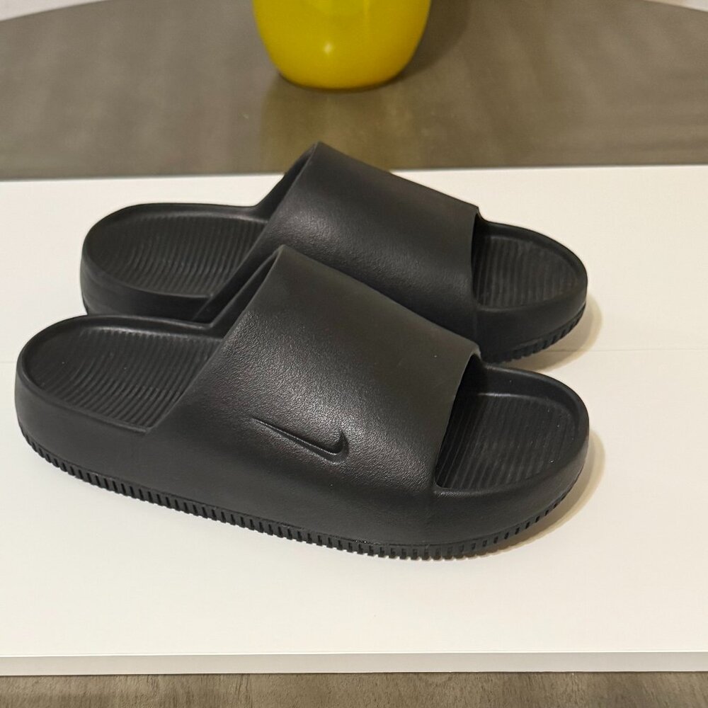 Women's Calm Slide Sandals from Finish Line   ***USED***